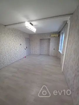 Satılır 3 otaqlı köhnə tikili 92 m²