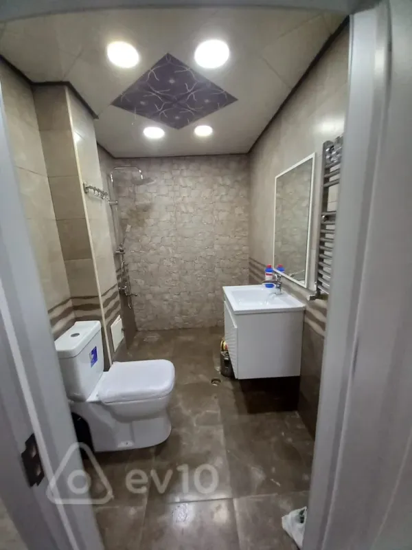 Satılır 3 otaqlı köhnə tikili 92 m²