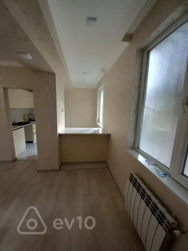 Satılır 3 otaqlı köhnə tikili 92 m²
