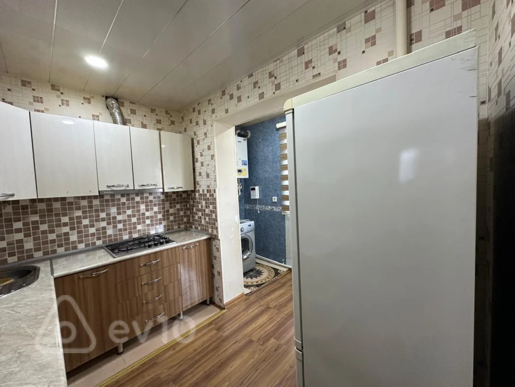 Kirayə verilir 2 otaqlı köhnə tikili 65 m²