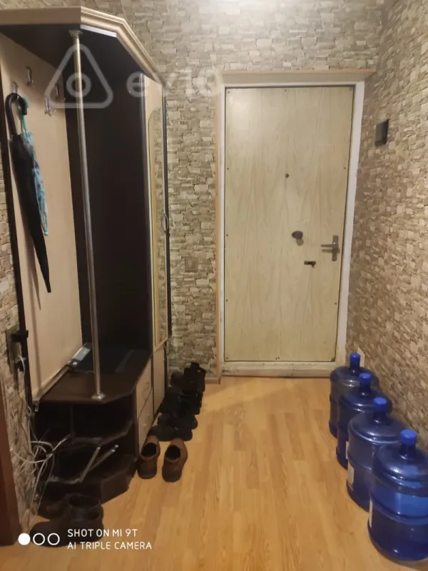 Kirayə verilir 4 otaqlı köhnə tikili 130 m²