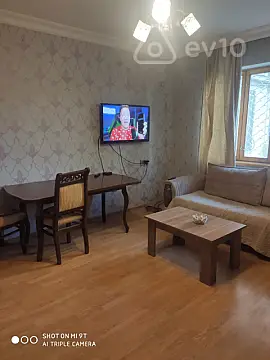 Kirayə verilir 4 otaqlı köhnə tikili 130 m²