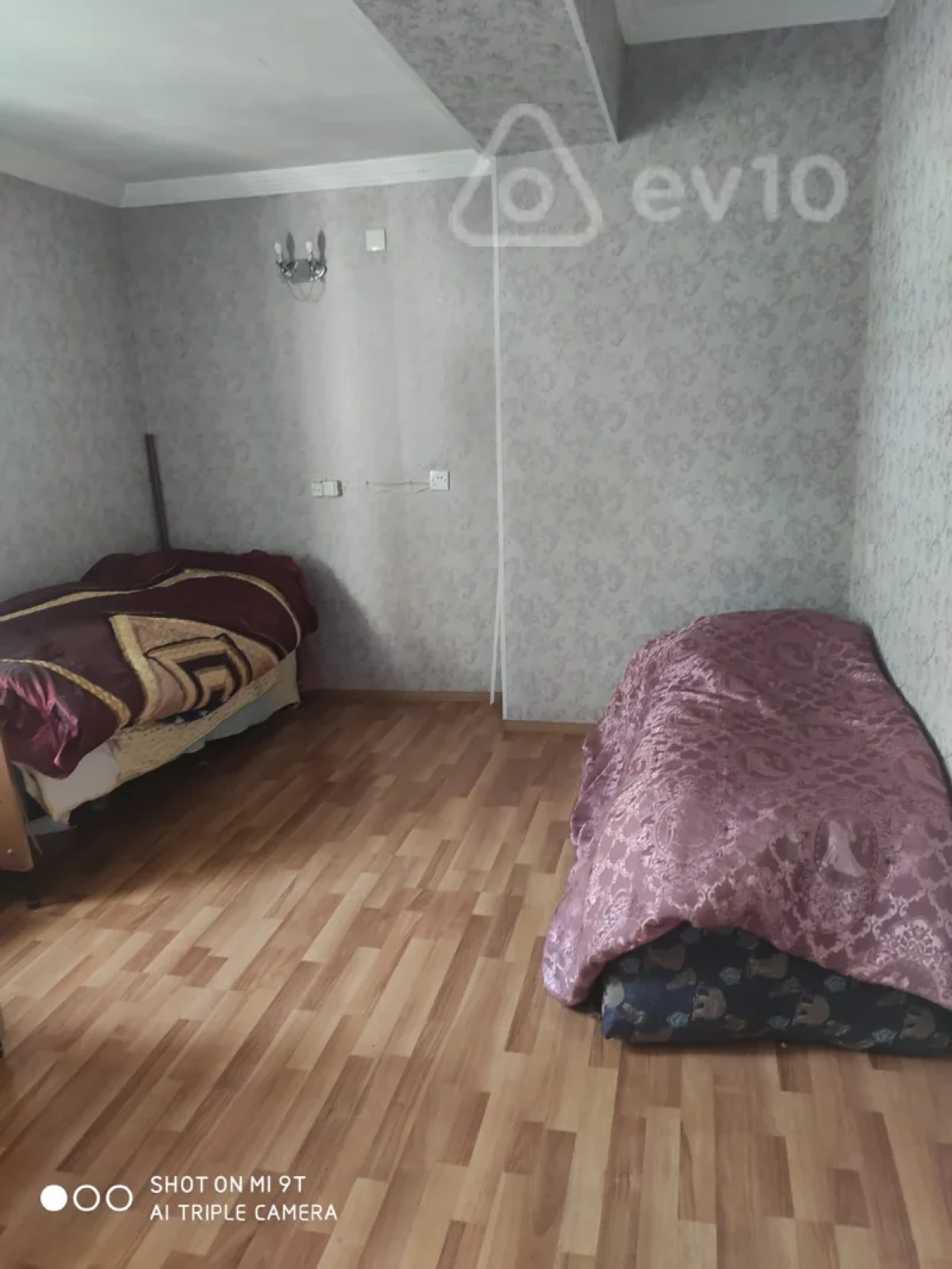 Kirayə verilir 4 otaqlı köhnə tikili 130 m²