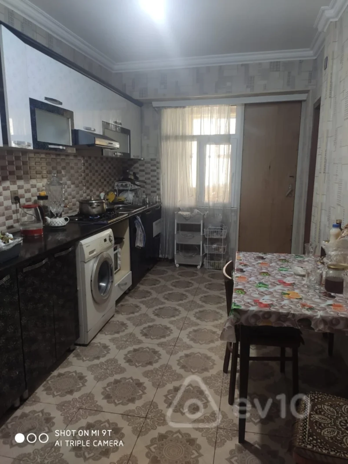 Kirayə verilir 4 otaqlı köhnə tikili 130 m²