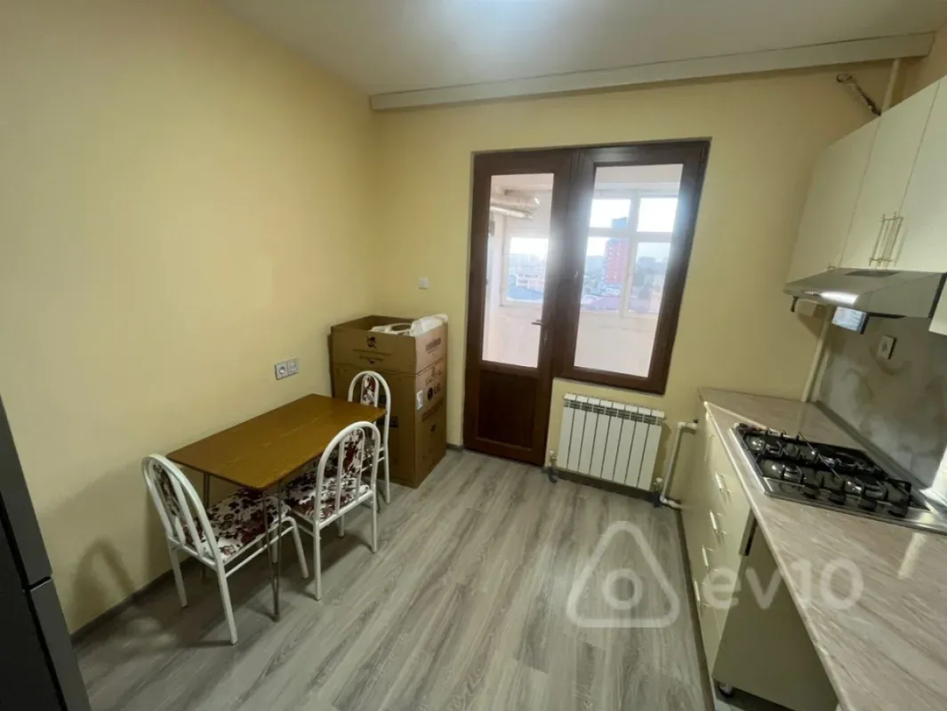 Kirayə verilir 3 otaqlı köhnə tikili 79 m²