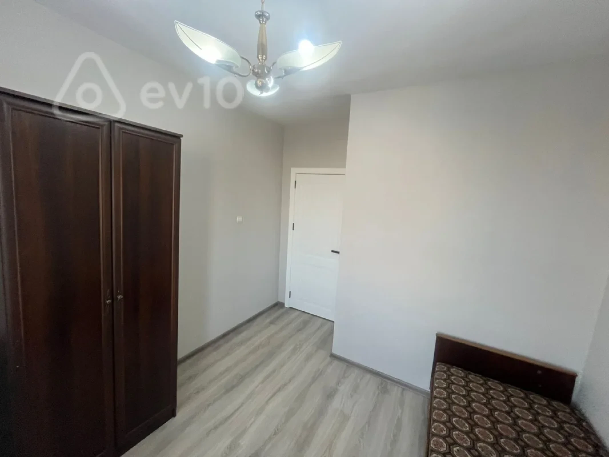 Kirayə verilir 3 otaqlı köhnə tikili 79 m²