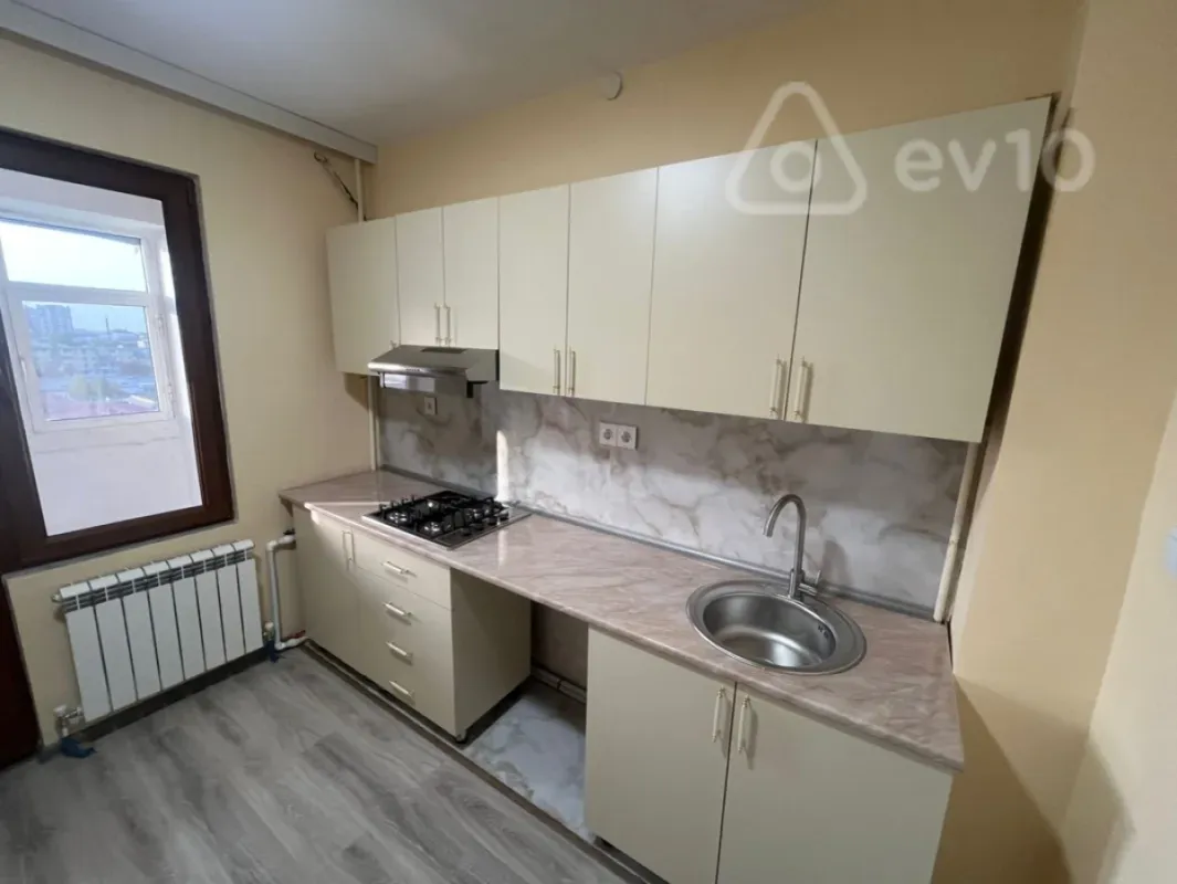 Kirayə verilir 3 otaqlı köhnə tikili 79 m²