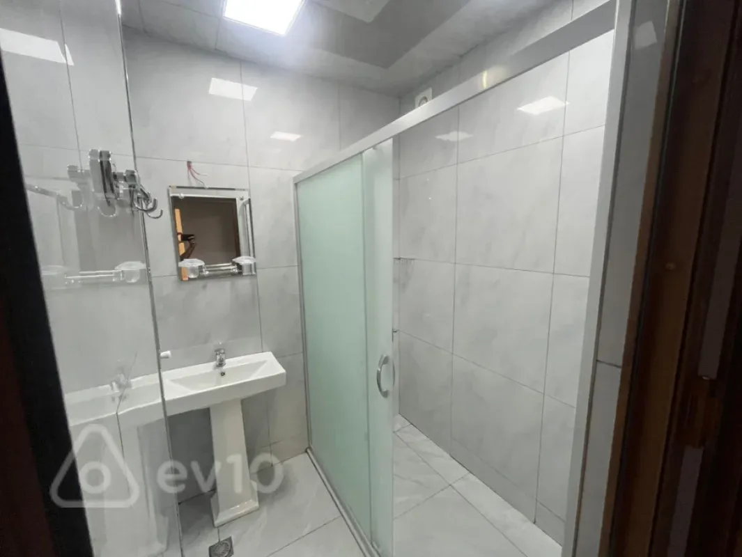 Kirayə verilir 3 otaqlı köhnə tikili 79 m²