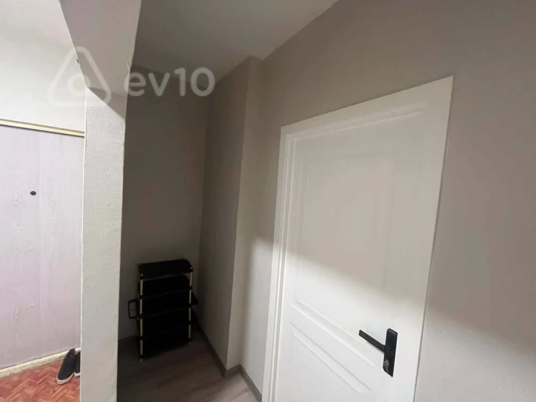Kirayə verilir 3 otaqlı köhnə tikili 79 m²