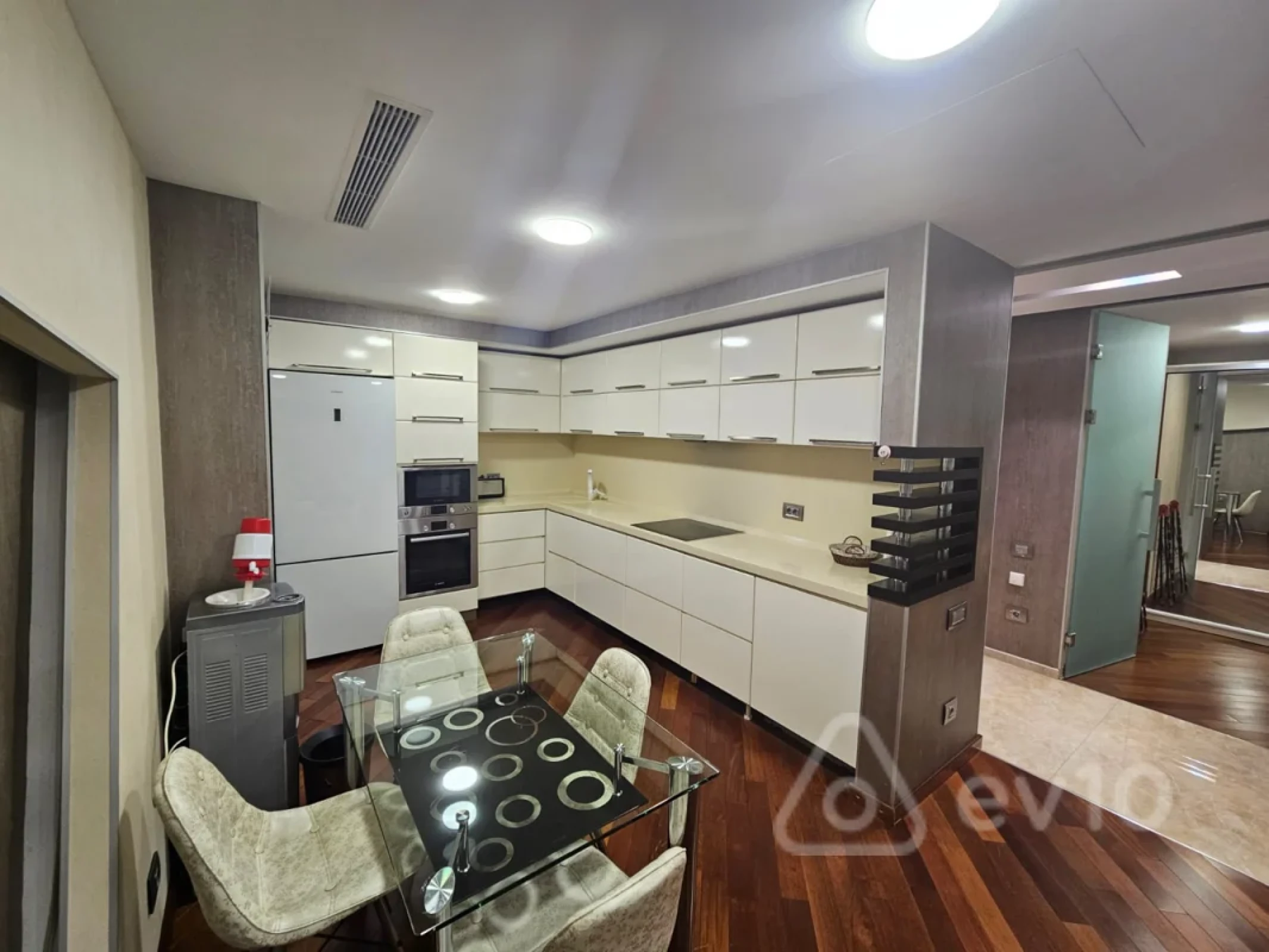 Kirayə verilir 2 otaqlı yeni tikili 75 m²