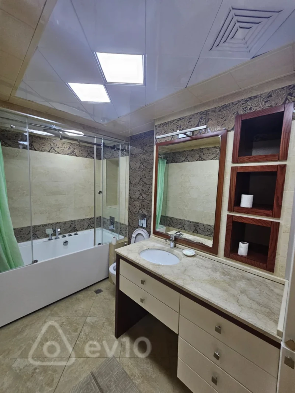 Kirayə verilir 2 otaqlı yeni tikili 75 m²