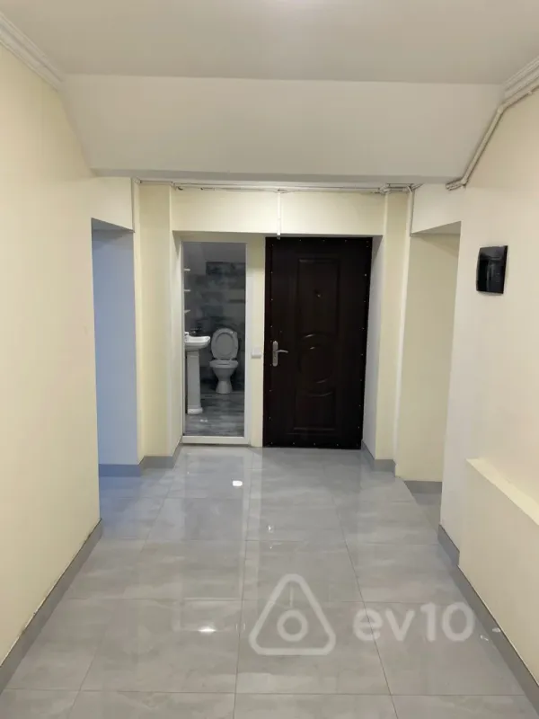 Kirayə verilir mənzil 265 m²