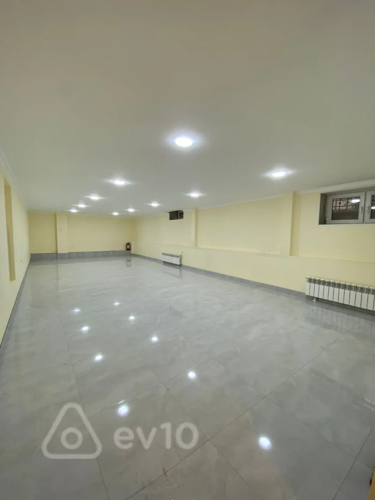 Kirayə verilir mənzil 265 m²