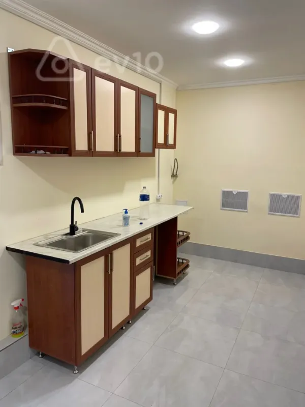 Kirayə verilir mənzil 265 m²