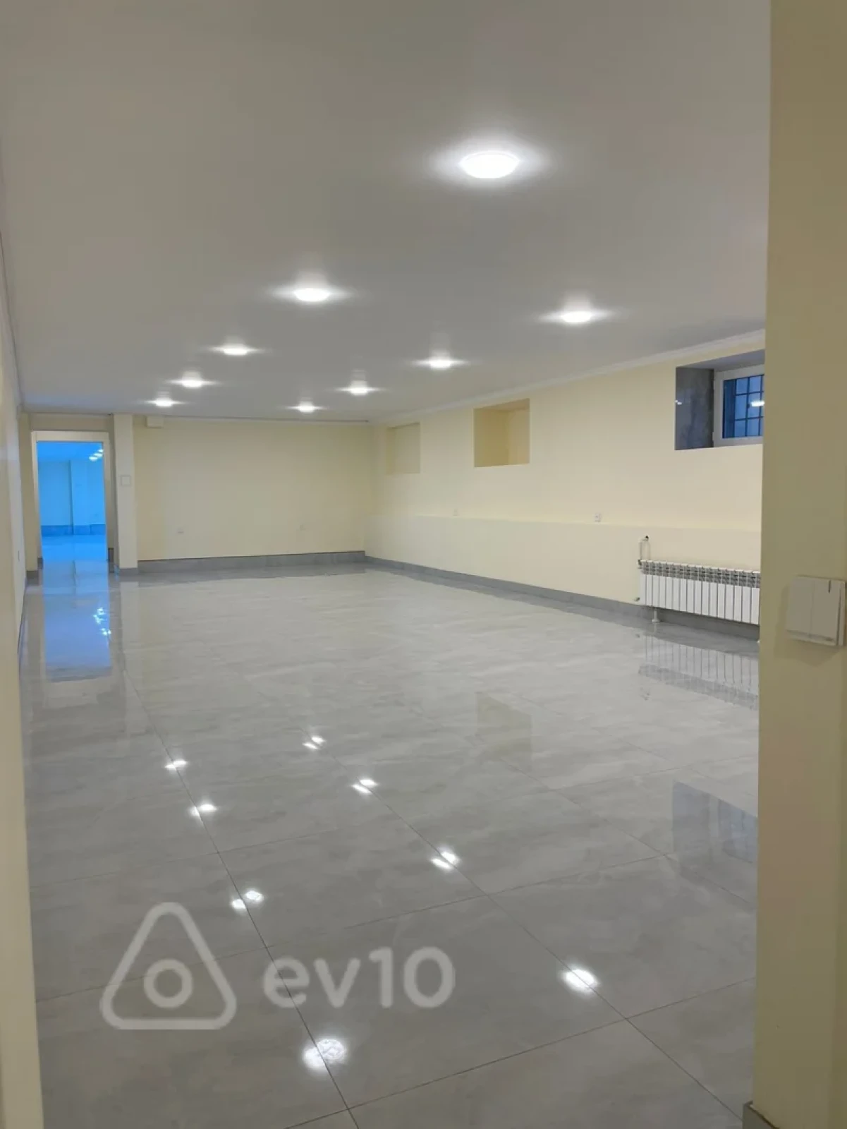 Kirayə verilir mənzil 265 m²