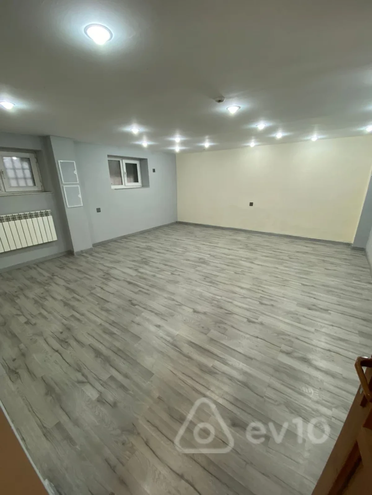 Kirayə verilir mənzil 265 m²
