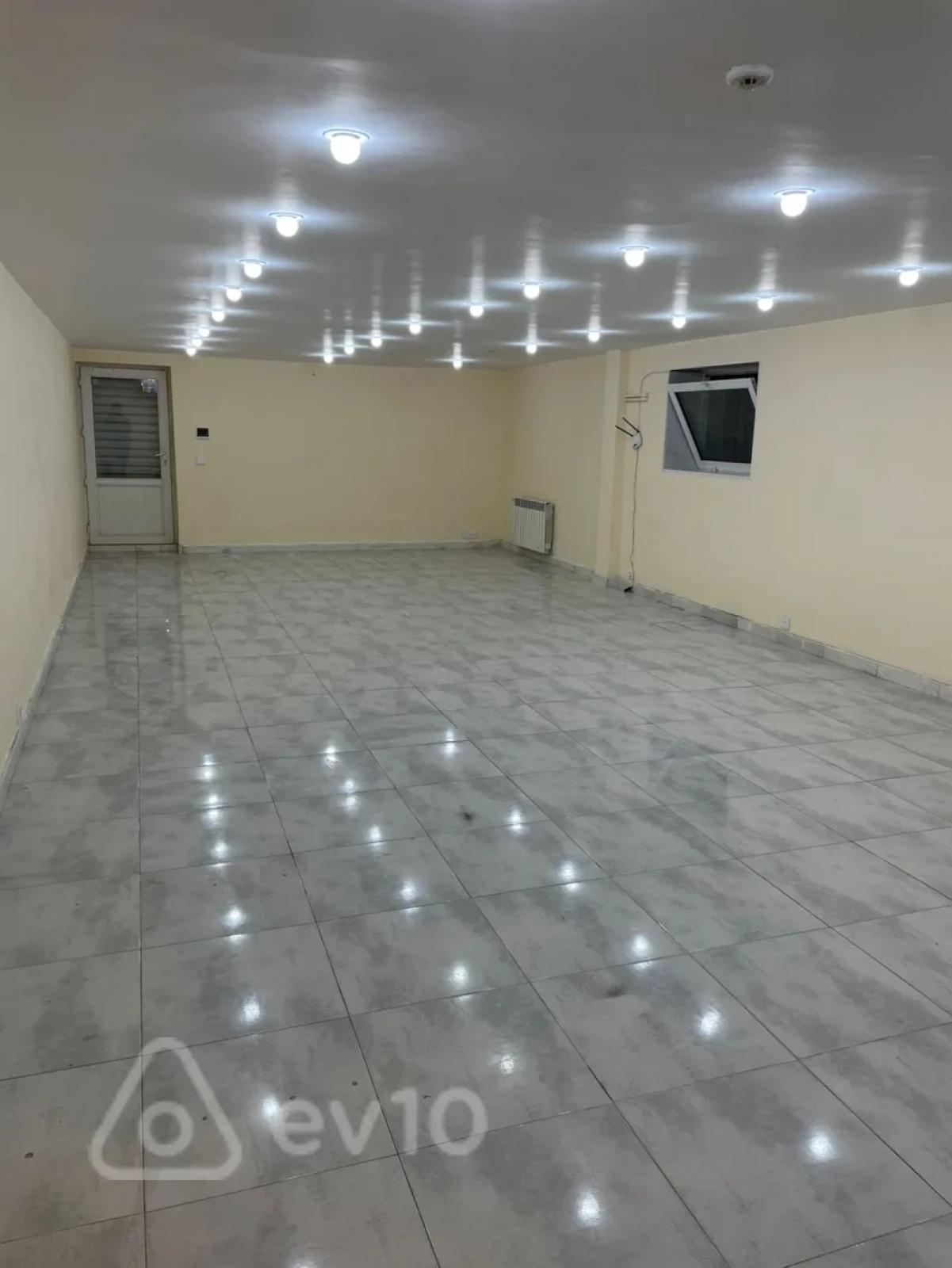 Kirayə verilir mənzil 265 m²