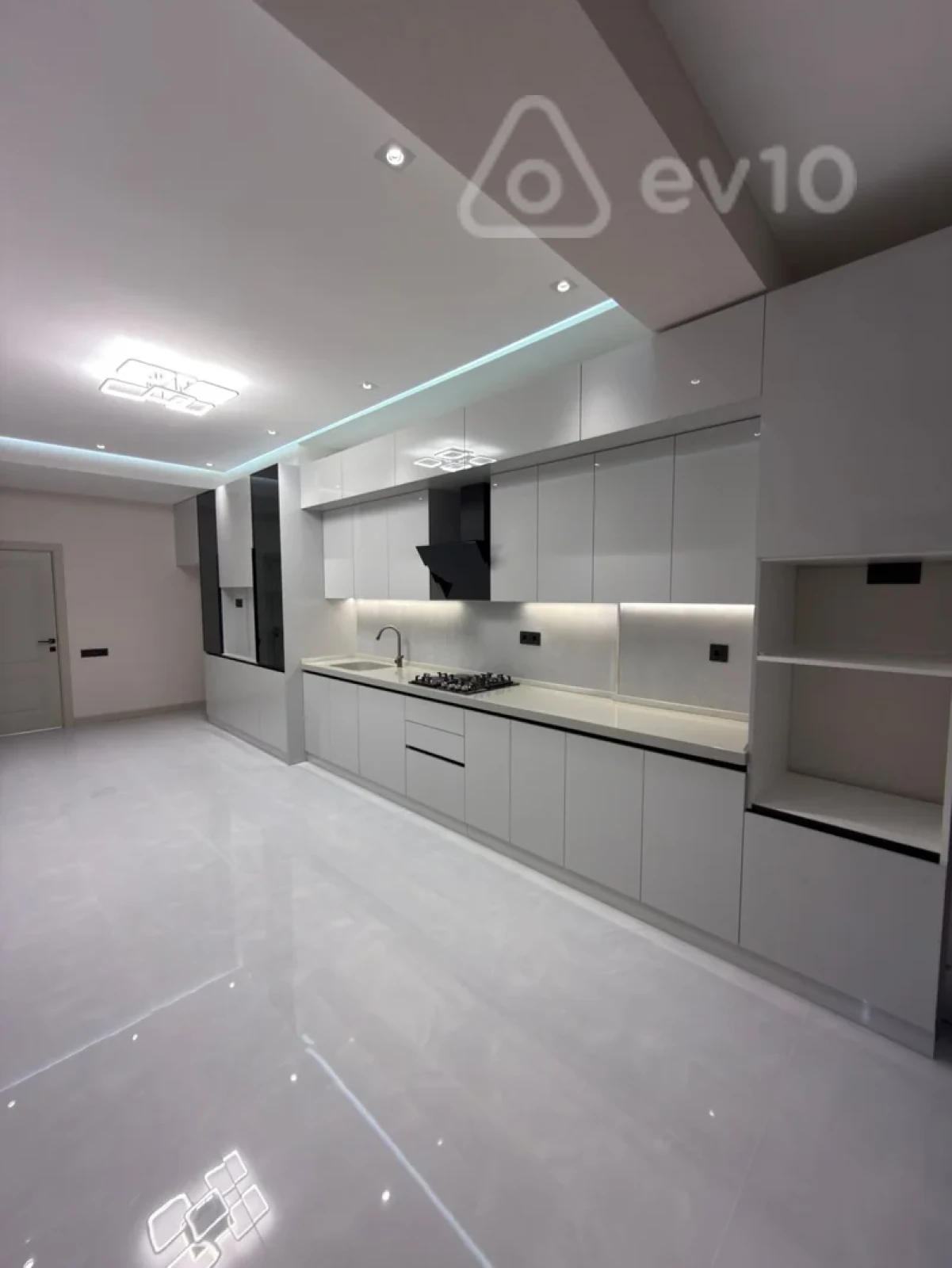 Satılır 3 otaqlı yeni tikili 142 m²