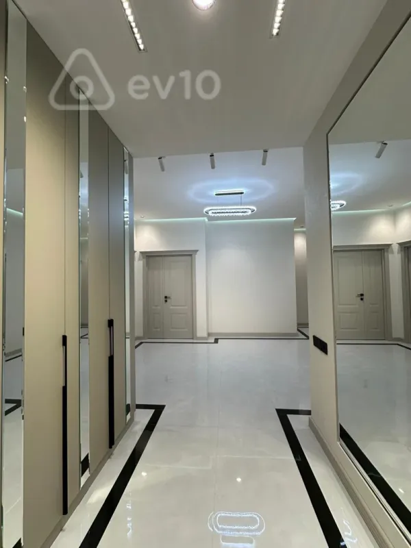 Satılır 3 otaqlı yeni tikili 142 m²