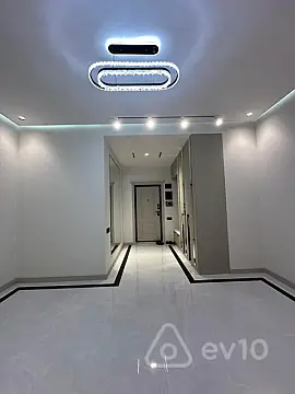 Satılır 3 otaqlı yeni tikili 142 m²