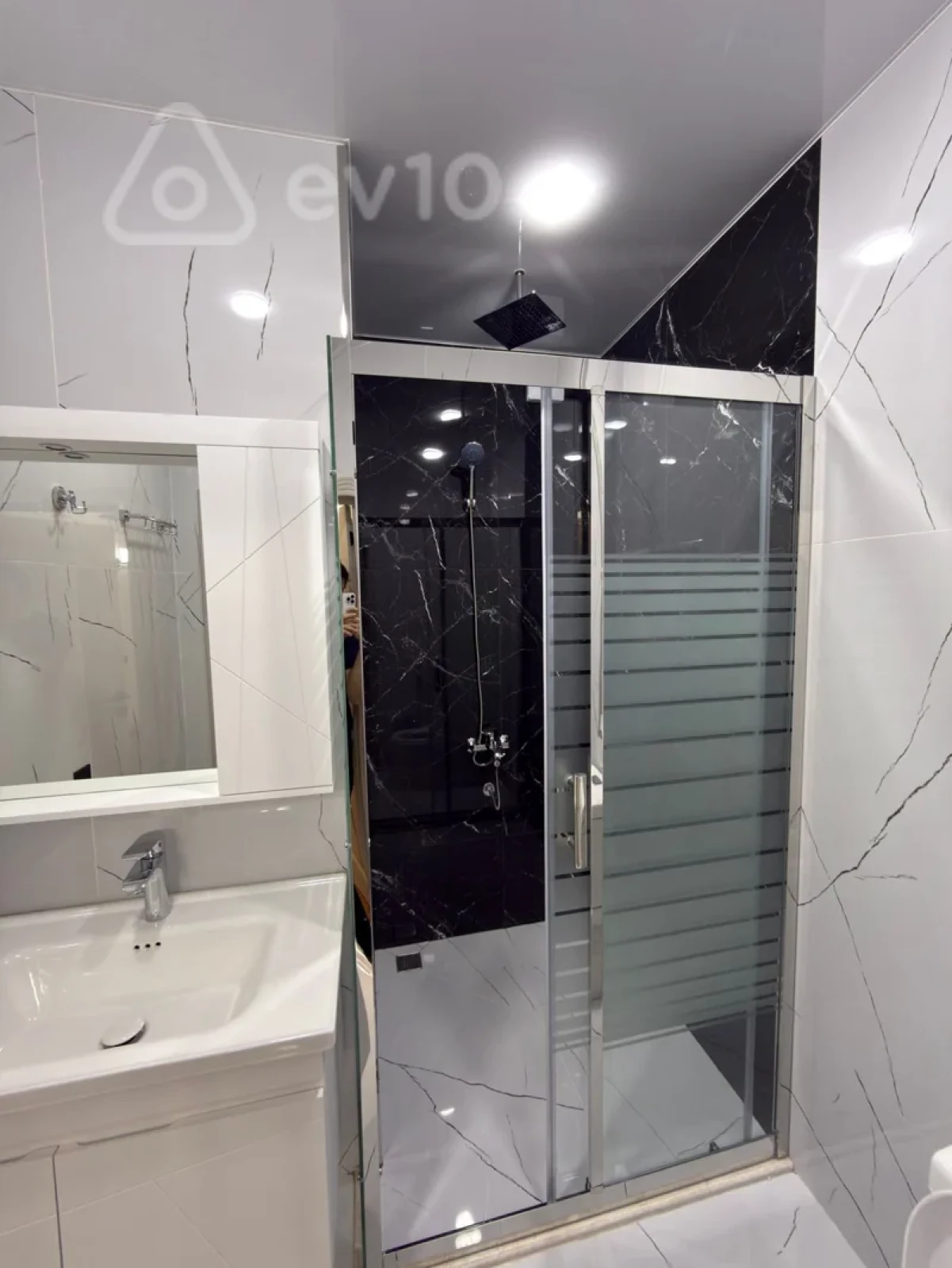 Satılır 3 otaqlı yeni tikili 142 m²