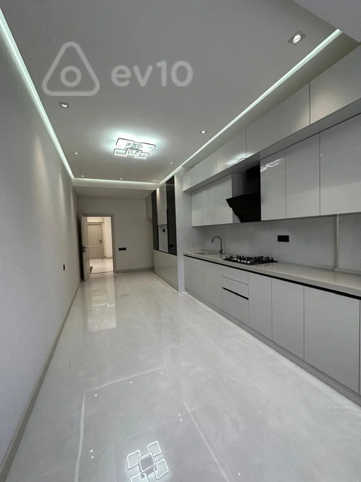 Satılır 3 otaqlı yeni tikili 142 m²