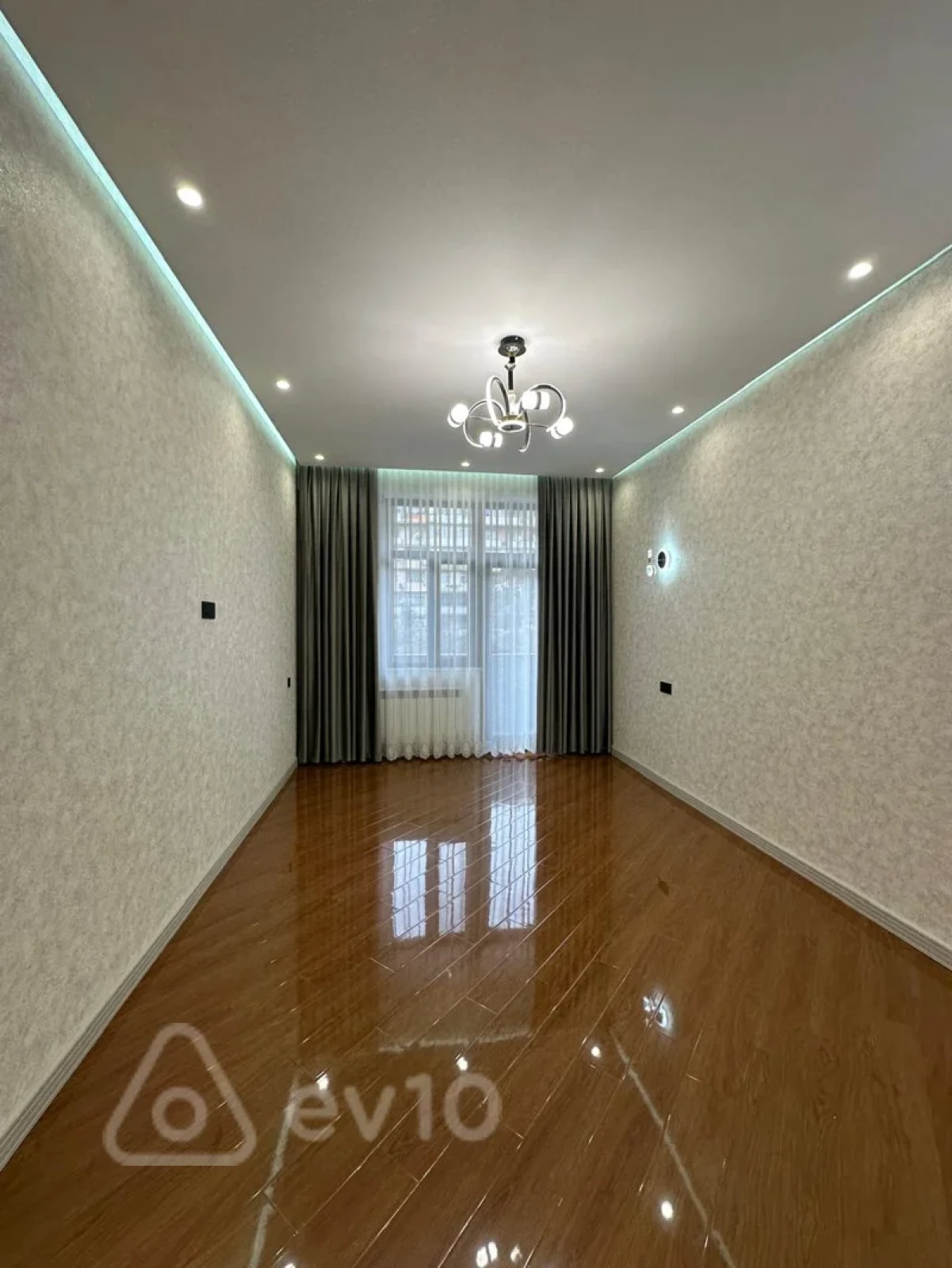 Satılır 3 otaqlı yeni tikili 142 m²