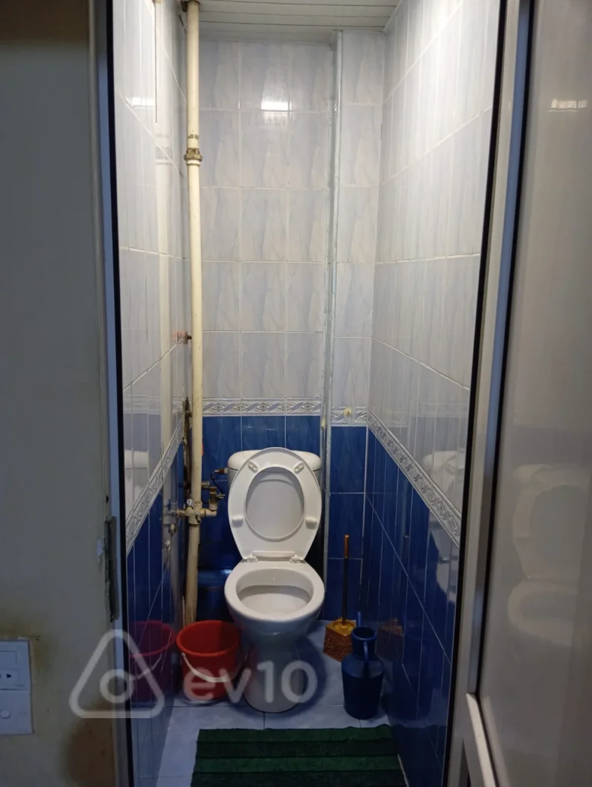 Satılır 5 otaqlı köhnə tikili 100 m²