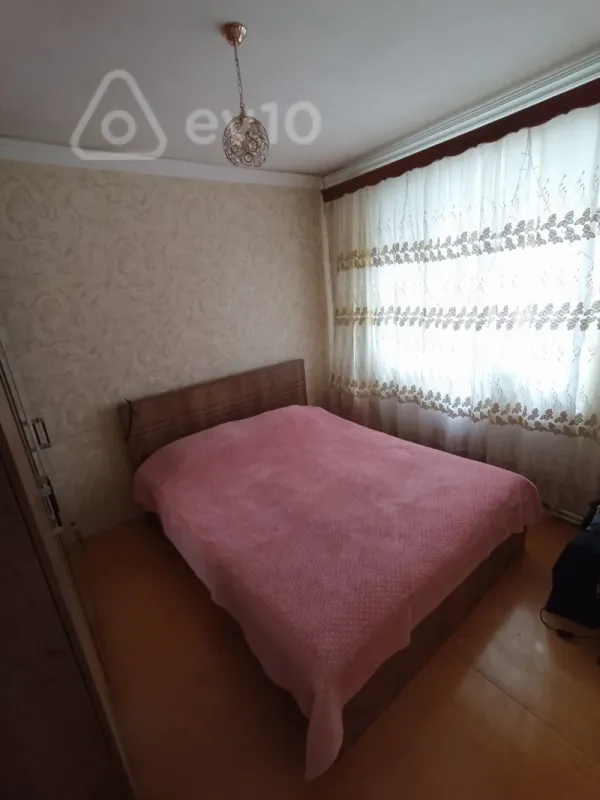 Satılır 5 otaqlı köhnə tikili 100 m²