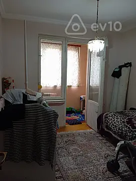 Satılır 5 otaqlı köhnə tikili 100 m²