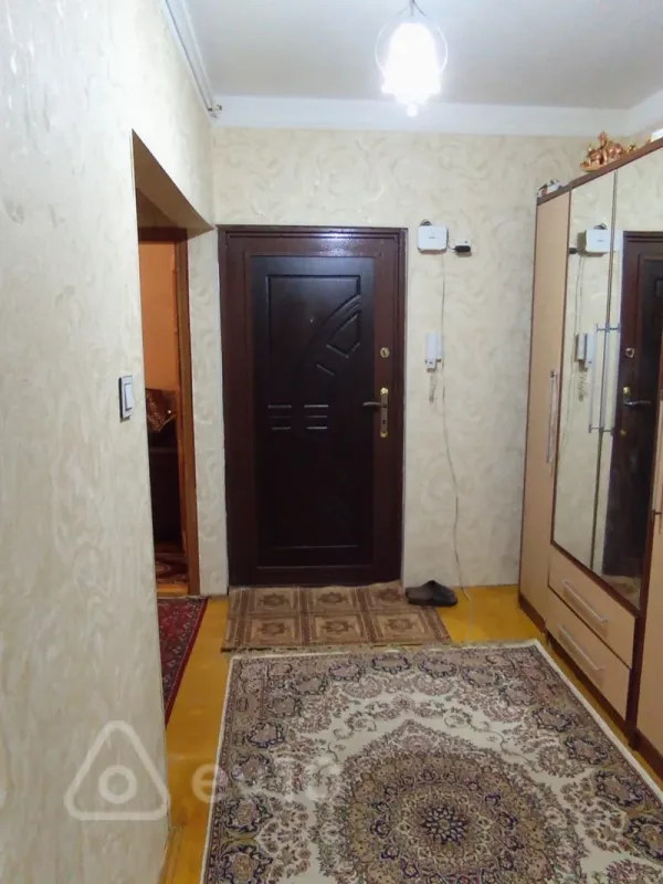 Satılır 5 otaqlı köhnə tikili 100 m²