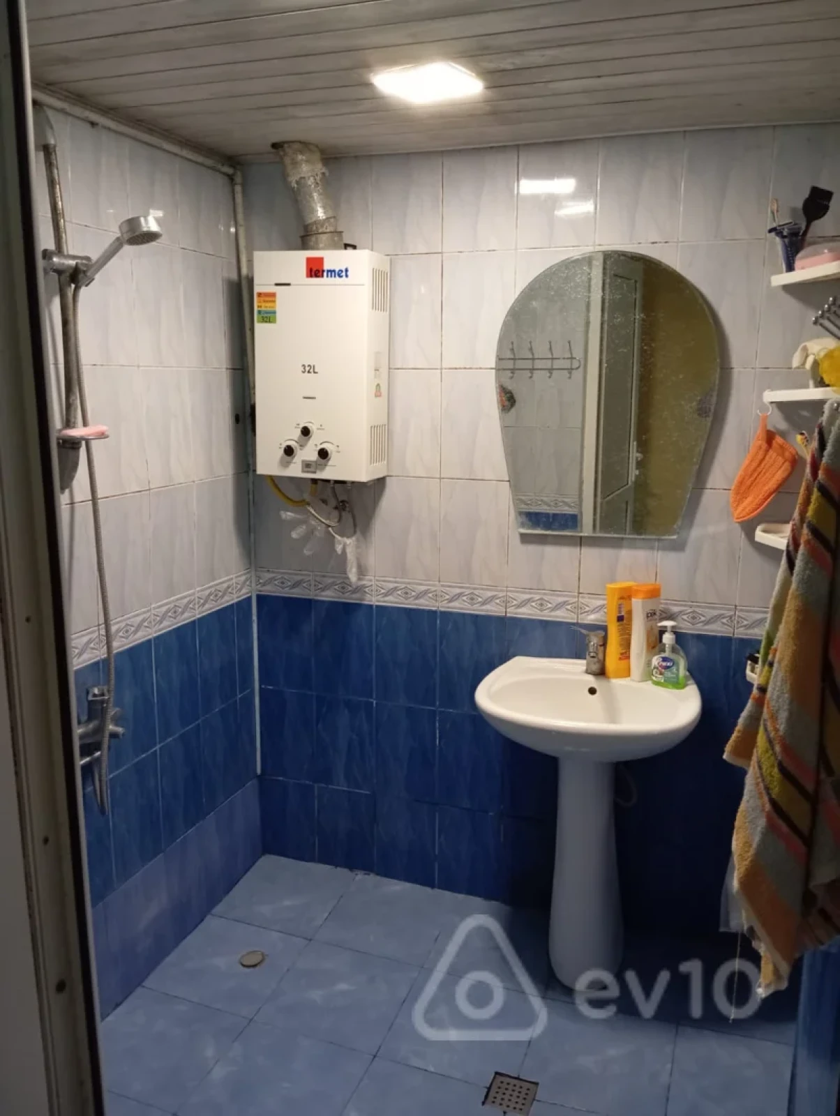 Satılır 5 otaqlı köhnə tikili 100 m²