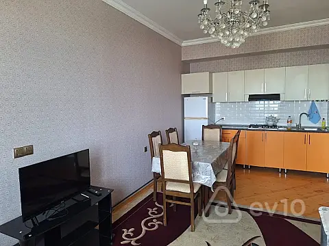 Kirayə verilir 2 otaqlı yeni tikili 65 m²