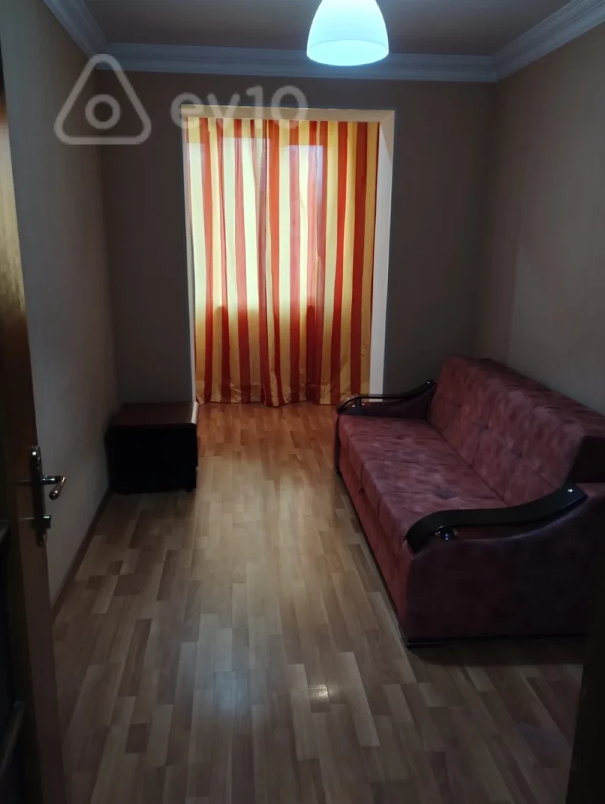 Kirayə verilir 3 otaqlı köhnə tikili 60 m²