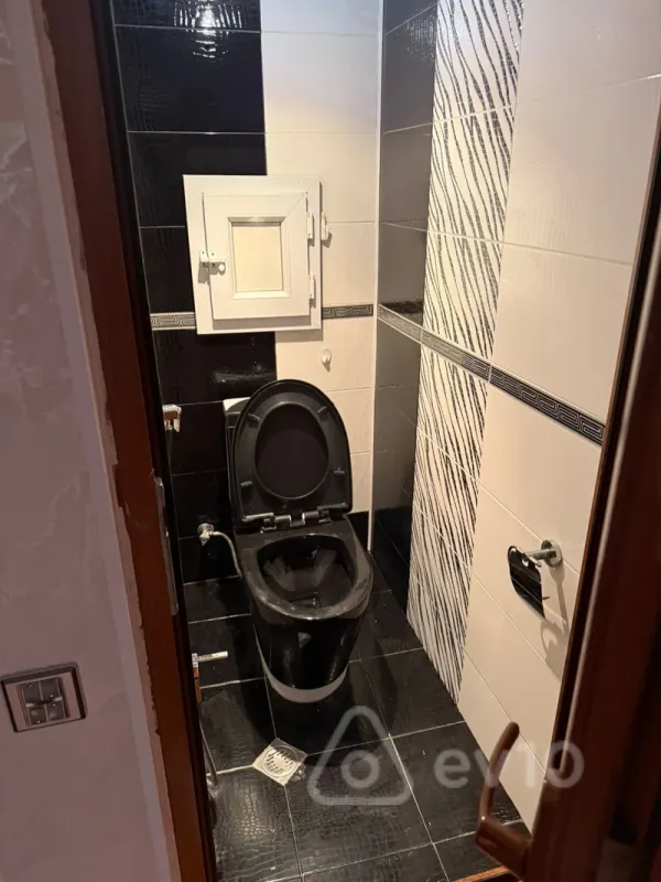 Satılır 4 otaqlı köhnə tikili 90 m²