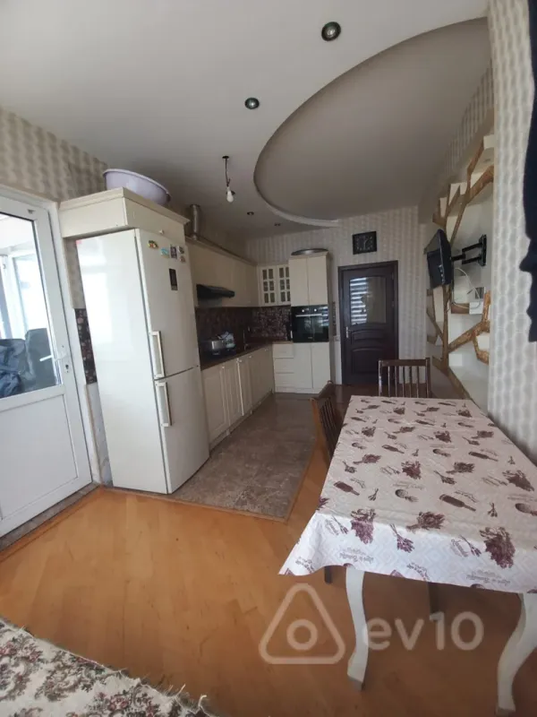 Satılır 3 otaqlı yeni tikili 118 m²