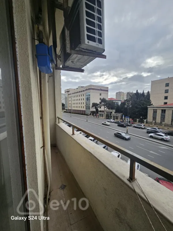 Kirayə verilir 3 otaqlı yeni tikili 68 m²