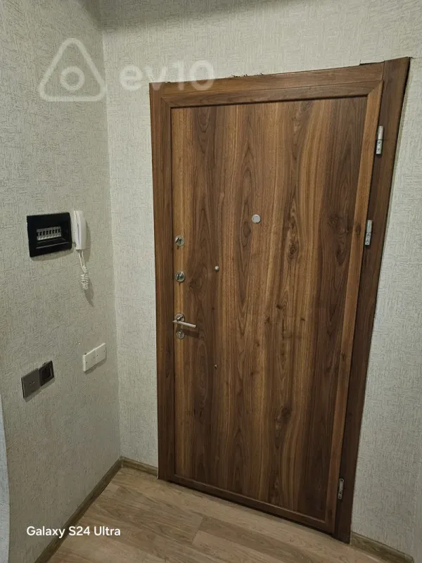 Kirayə verilir 3 otaqlı yeni tikili 68 m²