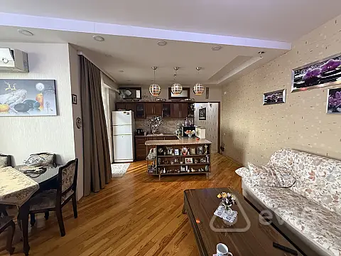 Satılır 2 otaqlı yeni tikili 70 m²