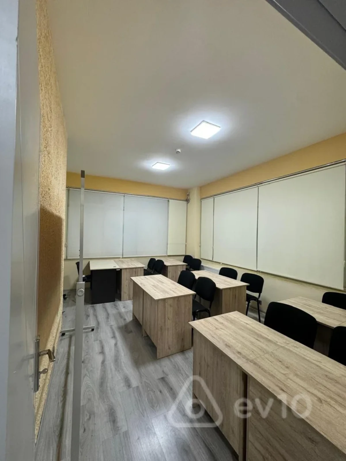 Kirayə verilir 3 otaqlı ofis 80 m²