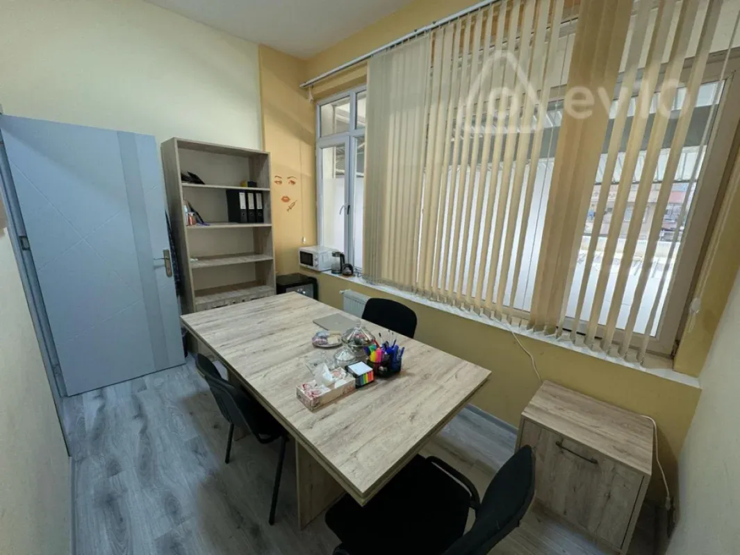 Kirayə verilir 3 otaqlı ofis 80 m²