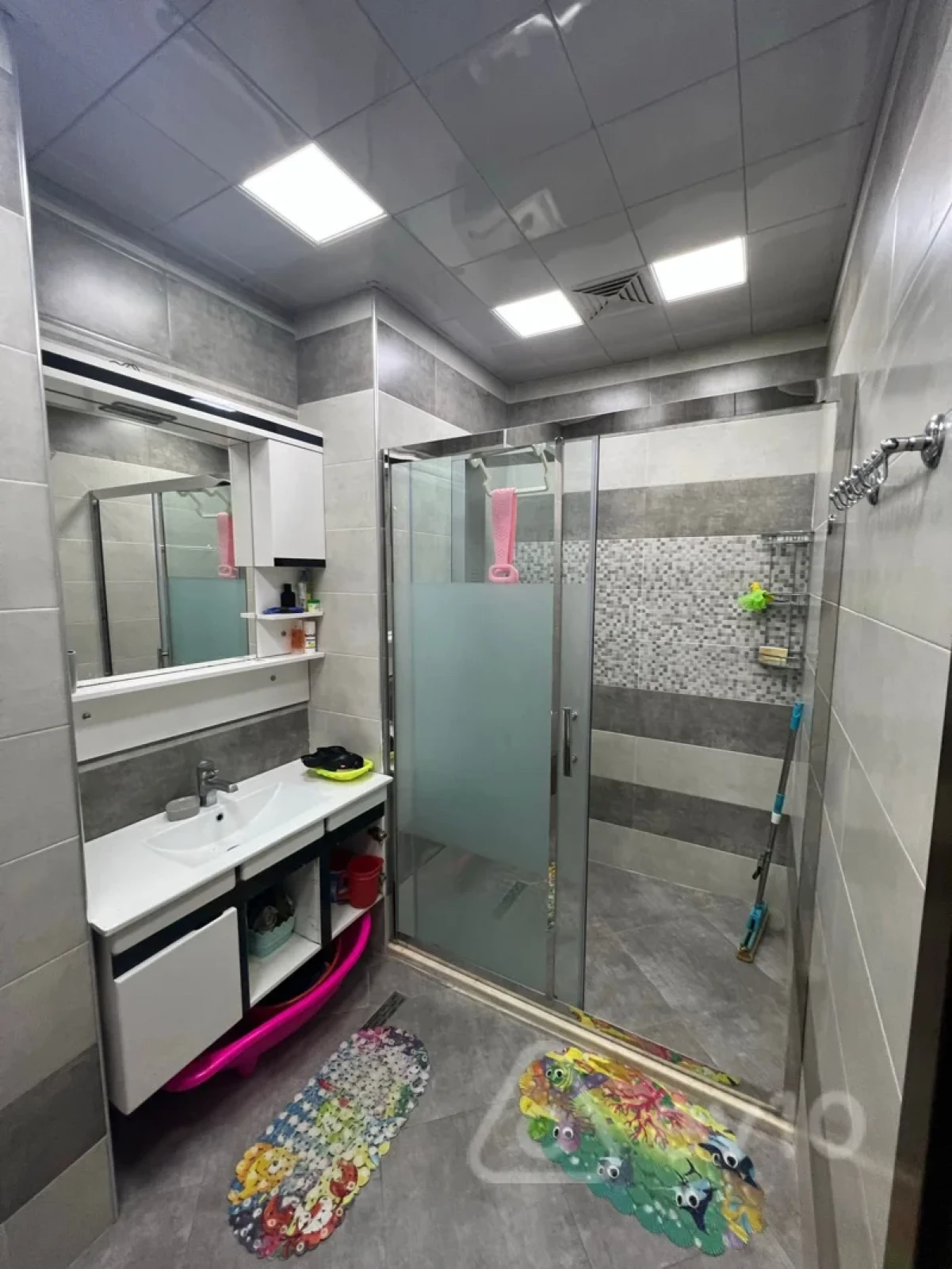 Satılır 3 otaqlı yeni tikili 130 m²