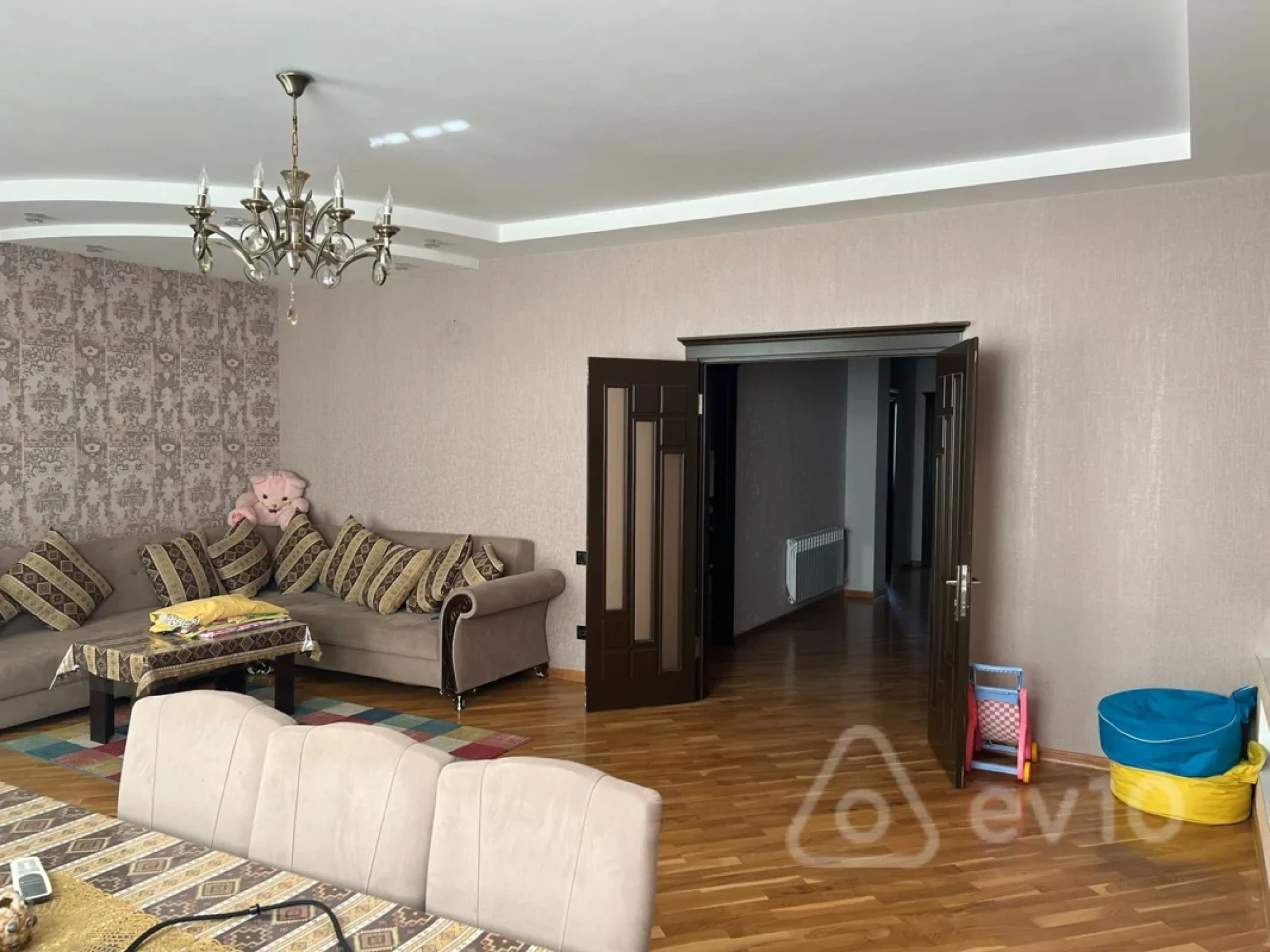 Satılır 3 otaqlı yeni tikili 130 m²