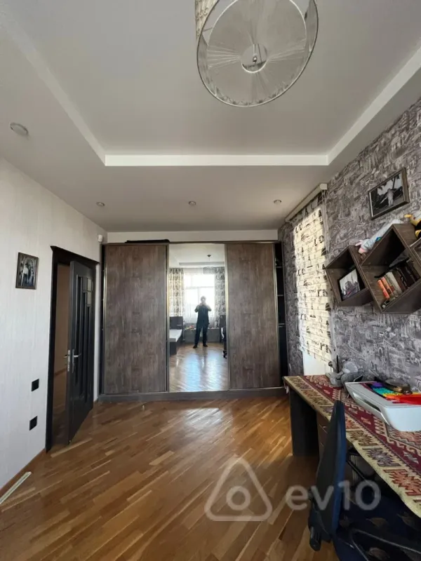 Satılır 3 otaqlı yeni tikili 130 m²