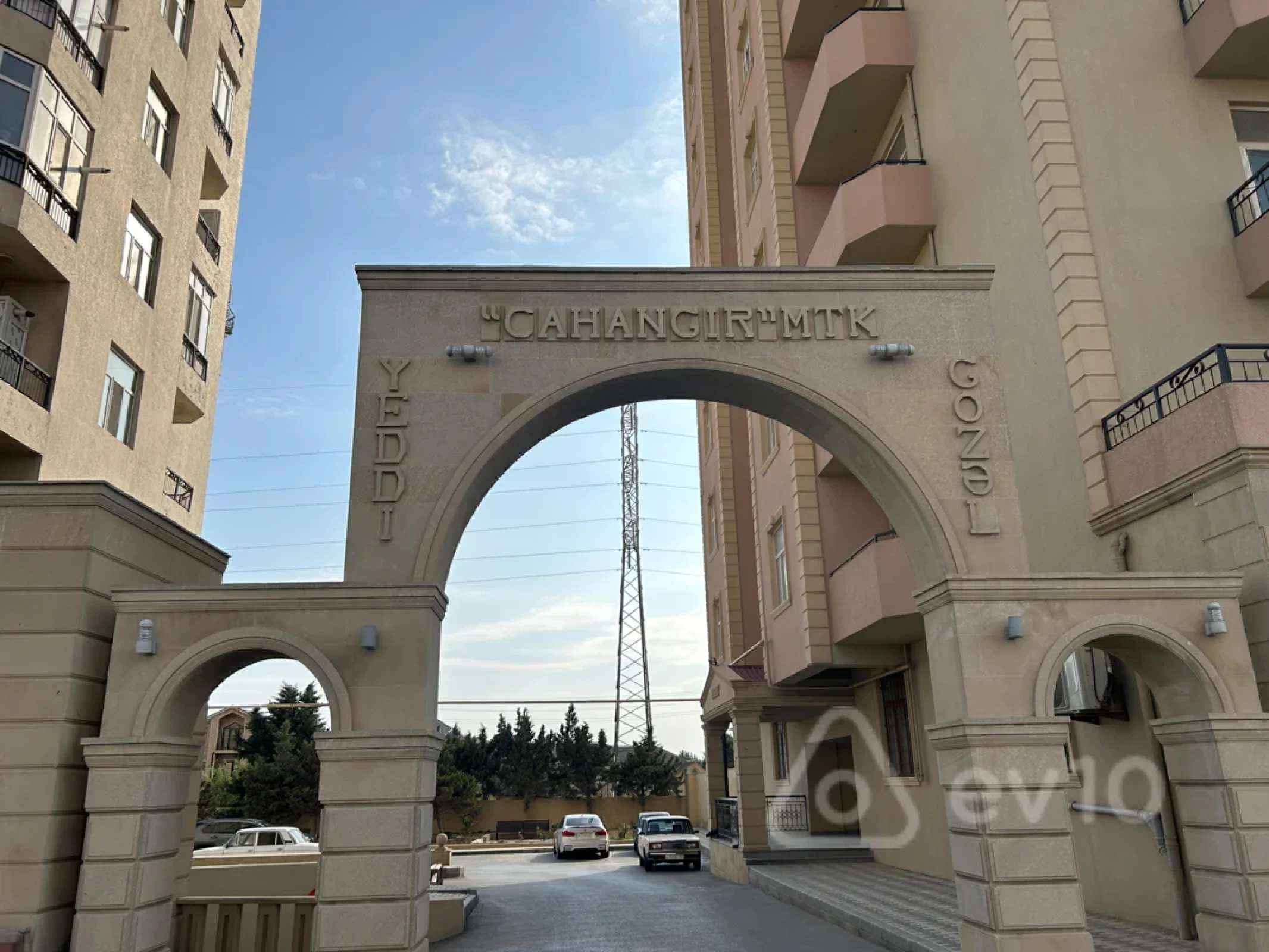 Satılır 3 otaqlı yeni tikili 130 m²