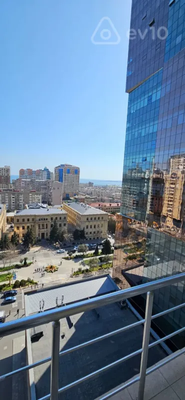 Kirayə verilir 4 otaqlı yeni tikili 180 m²