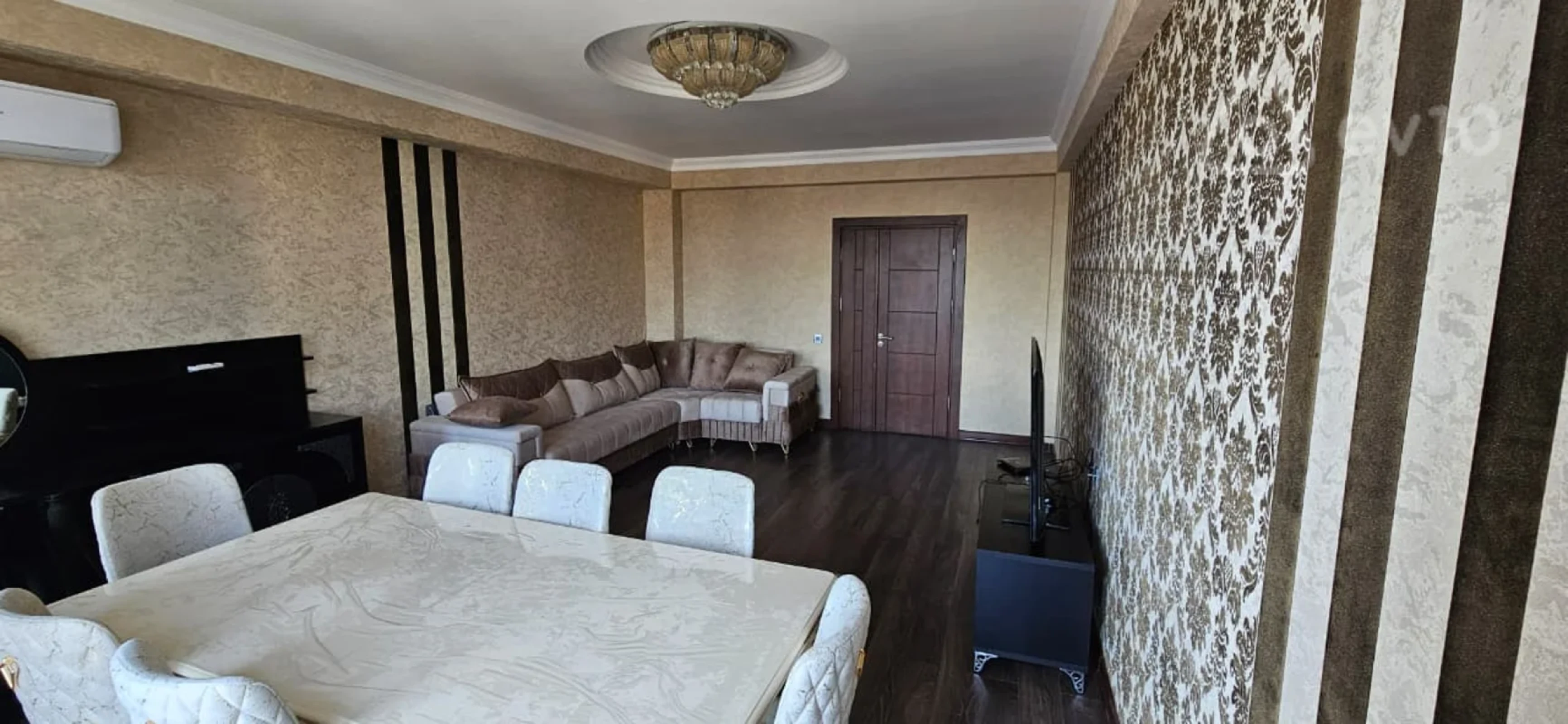 Kirayə verilir 4 otaqlı yeni tikili 180 m²