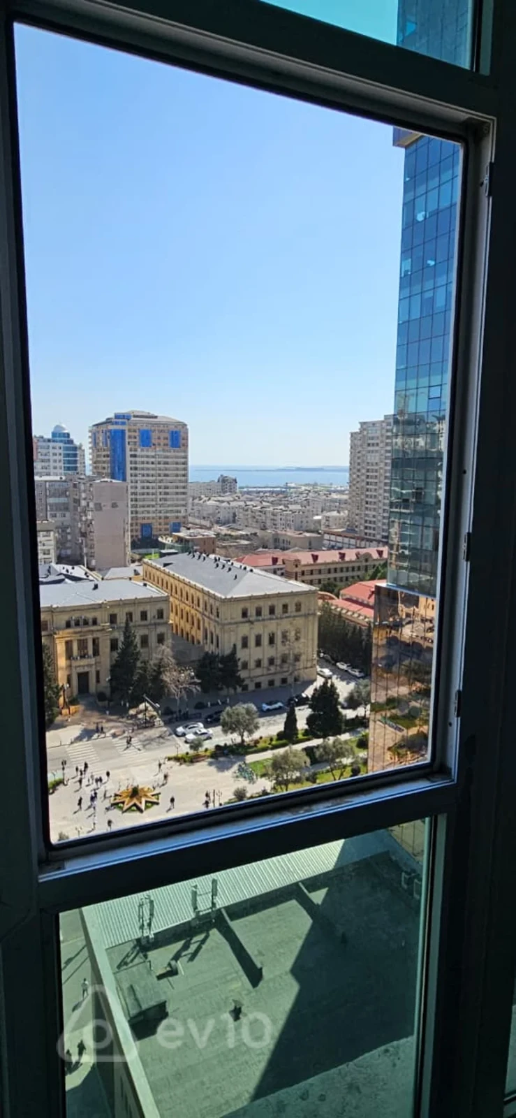 Kirayə verilir 4 otaqlı yeni tikili 180 m²