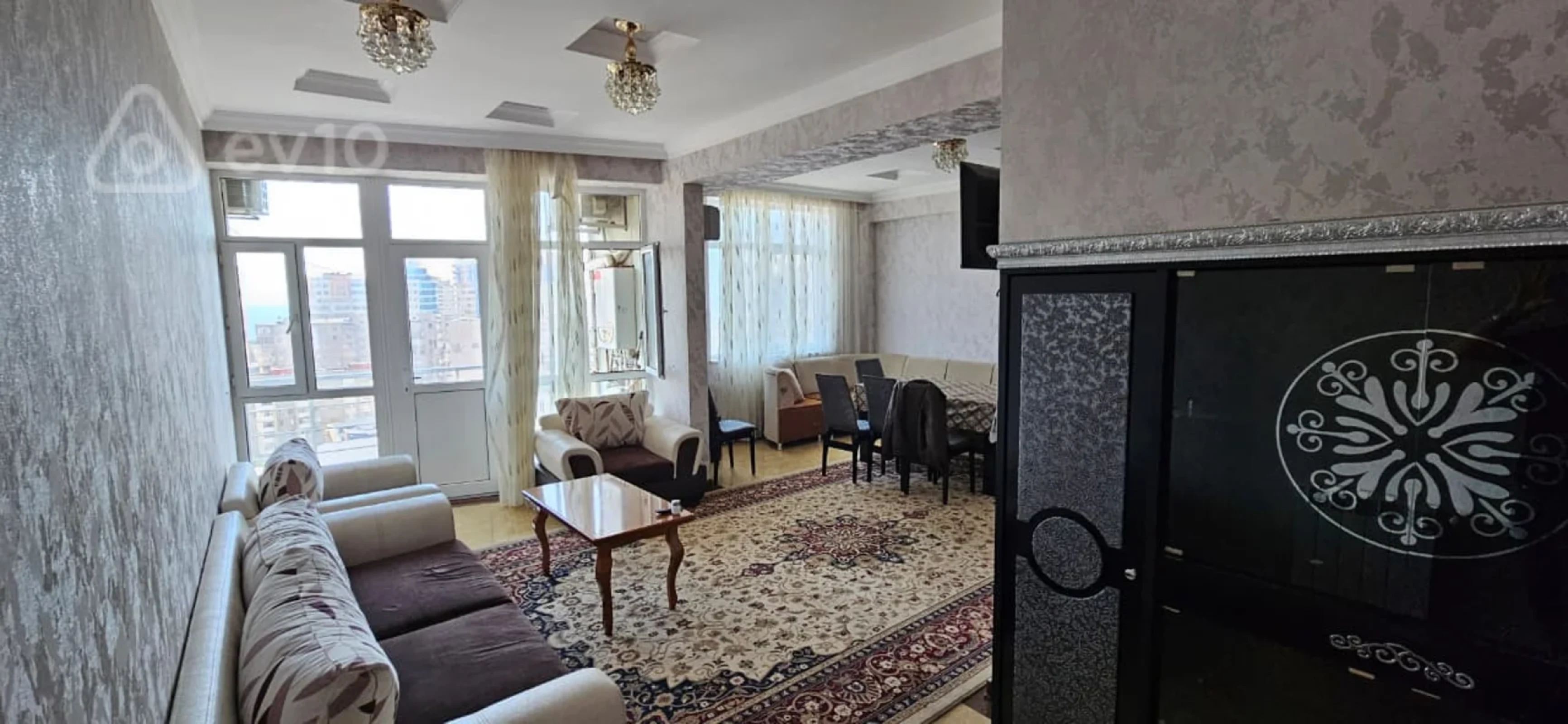 Kirayə verilir 4 otaqlı yeni tikili 180 m²