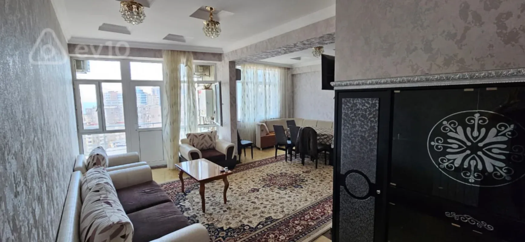 Kirayə verilir 4 otaqlı yeni tikili 180 m²